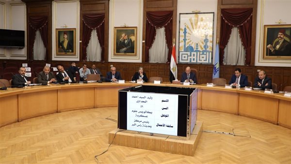 محافظ القاهرة خلال