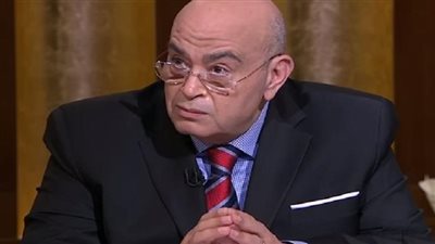 عماد الدين أديب: نعيش تحديات اقتصادية تشبه أجواء حرب عالمية ثالثة