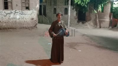 عم «ويليام» أول مسحراتي قبطي في سوهاج: «إحنا حبايب ومحدش يقدر يفرقنا» | بث مباشر 