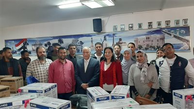 القوى العاملة: تسليم أول دفعة من ماكينات الخياطة وأدوات الصيانة بالإسكندرية