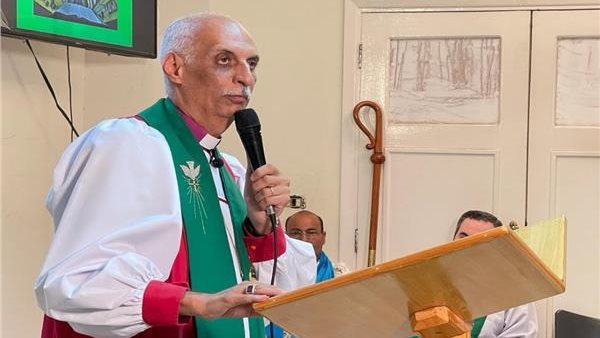  رئيس الأسقفية يترأس