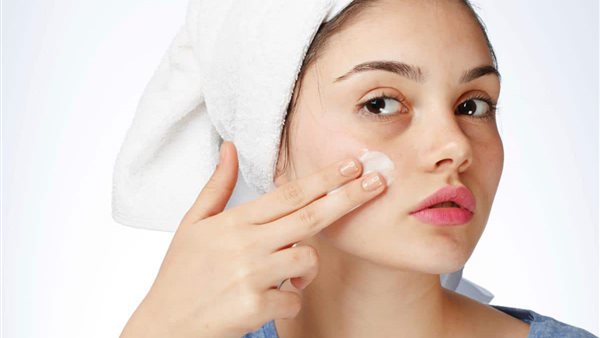 العناية بالبشرة