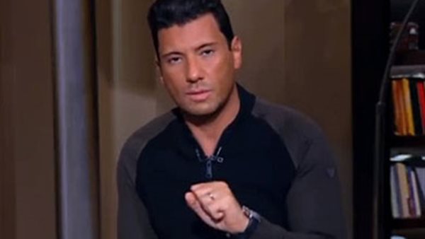  الكاتب إسلام البحيري