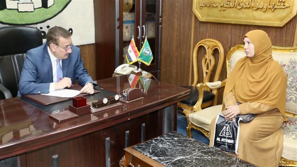 جانب من لقاء محافظ