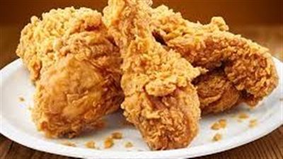 فطار اليوم.. فراخ كرسبي وأرز بالخلطة وسلطة كول سلو