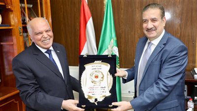 محافظ المنوفية يستقبل نقيب المعلمين ورئيس اتحاد المعلمين العرب