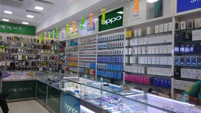 بعد أوبو.. شركات المحمول تتجه لتخفيض العمالة لعدم قدرتها على الاستيراد | خاص