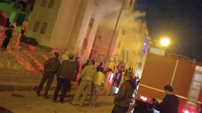 حريق يلتهم وحدة سكنية في العاشر من رمضان | صور وفيديو