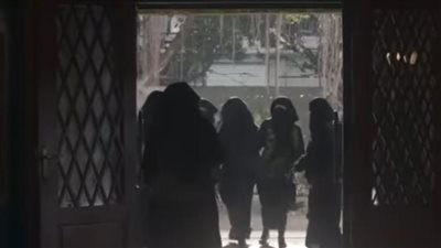 أبرزها مشهد القبض على منة شلبي.. كواليس تصوير الحلقة السابعة من بطلوع الروح