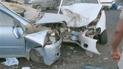 بينهم مدير بالكهرباء وطفلين.. مصرع وإصابة 7 في حادث تصادم سيارتين بالشرقية | صور 