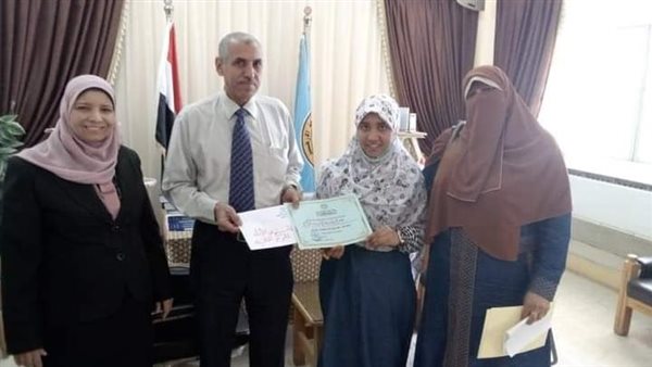 الطالبات الفائزات