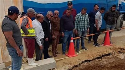 إصلاح خط مياه بمحيط الأمن المركزي بالجيزة │ صور