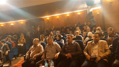 وسط حشد جماهيري.. ثقافة أسيوط تحتفل بالعيد القومي للمحافظة 