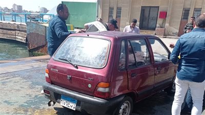 بث مباشر | مصرع شخص في حادث سقوط سيارة بالمجرى الملاحي لقناة السويس ببورسعيد