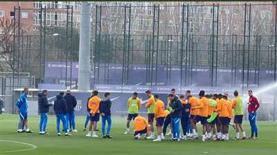 أراوخو يعود إلى تدريبات برشلونة قبل مواجهة رايو فاليكانو