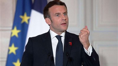 ماكرون يحث الفرنسيين للتوجه إلى صناديق الاقتراع لانتخابه 