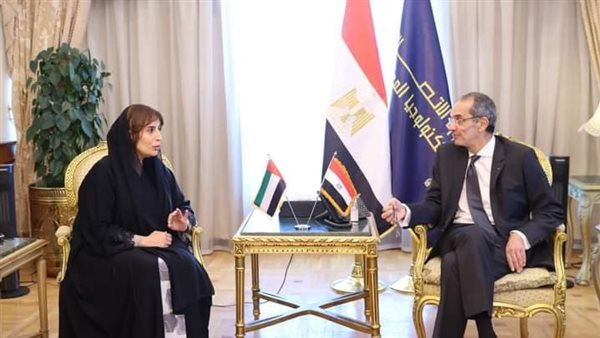 وزير الاتصالات وسفيرة