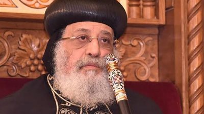 وزير التنمية المحلية يهنئ البابا تواضروس الثاني بعيد القيامة المجيد