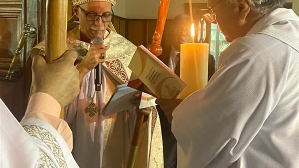 بدء قداس عيد القيامة