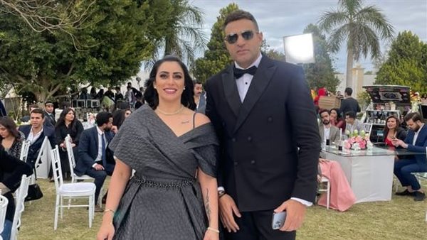 دينا عبدالعزيز مع