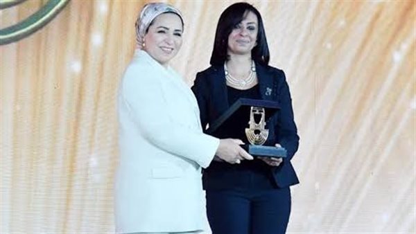 انتصار السيسي ومايا