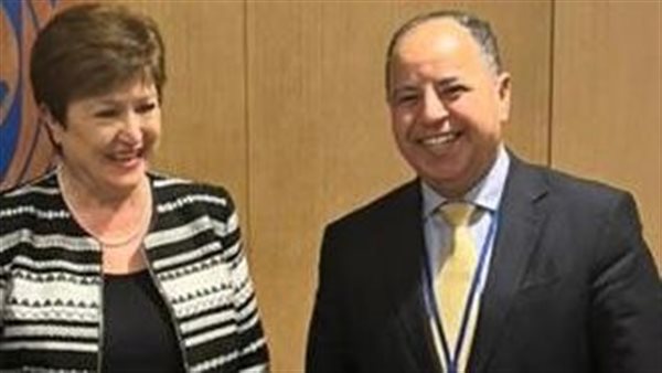 وزير المالية ومديرة