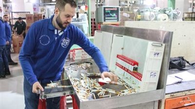 بسبب قرار وقف استيراد التبغ.. 330 ألف عامل بمصانع الأدخنة مهددين بالتشرد | بث مباشر