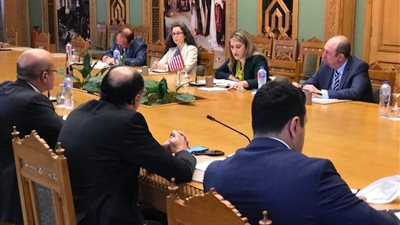 مساعد وزير الخارجية للشئون الأمريكية تستقبل وفدا أمريكيا لبحث العلاقات الثنائية والملفات الإقليمية 