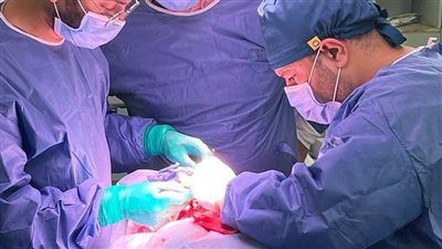 مستشفى سوهاج الجامعي ينجح في إنقاذ حياة مواطن من ذبح في الرقبة