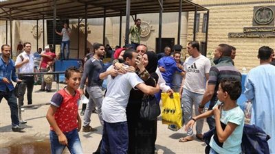 بالأسماء.. إخلاء سبيل عدد من النشطاء السياسيين البارزين | بث مباشر