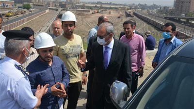 محافظ القليوبية يتفقد أعمال تطوير كوبري عرابي في حي غرب شبرا الخيمة
