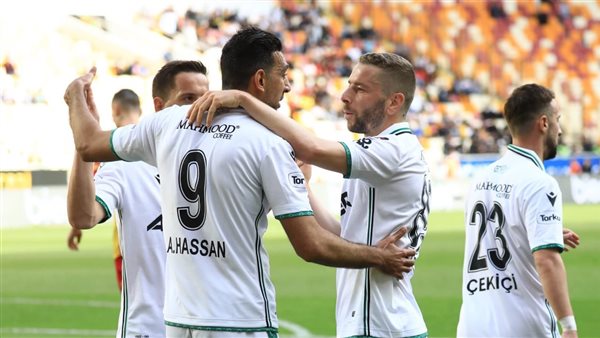 أحمد حسن كوكا مع