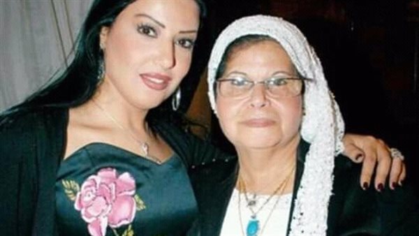 سمية الخشاب ووالدتها