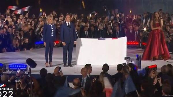  مغنية مصرية تحيي