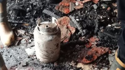 أثناء إعداد الإفطار.. مصرع وإصابة 5 أشخاص بسبب انفجار أسطوانة غاز بشقة سكنية بدار السلام| صور 