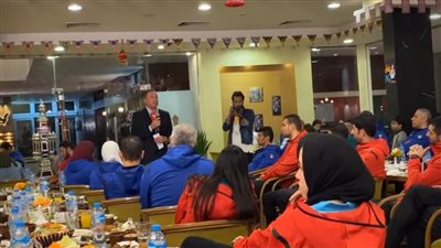 الخطيب يجتمع بفريقي الطائرة بالأهلي في حفل إفطار بالجزيرة