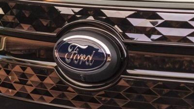 فورد تخفض إنتاج F-150 Lightning بسبب تراجع الطلب على السيارات الكهربائية