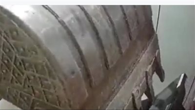 لصوص سرقوا آلة صراف بالهند وكانت نهايتهم في حفرة عميقة | فيديو