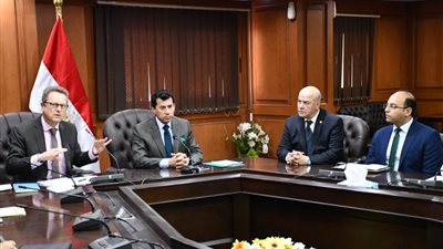 وزير الرياضة يبحث التعاون مع السفير الألماني في مجال الوعي البيئي