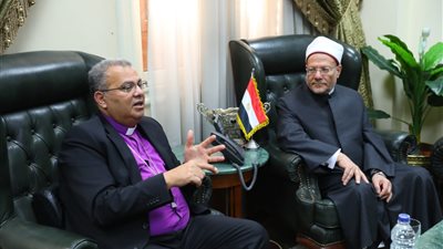 رئيس الطائفة الإنجيلية بمصر يهنئ مفتي الديار المصرية بعيد الفطر المبارك 