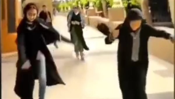 لقطات من الفيديو