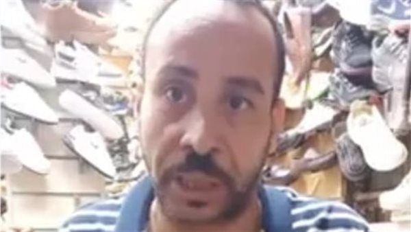 بائع أحذية بأسيوط