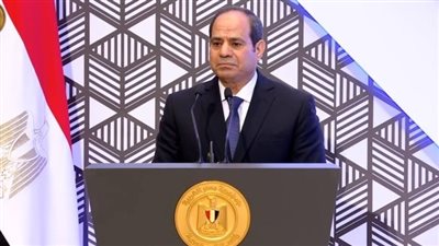 أحمد عمر هاشم: وفق خطى السيسي قائدنا انت يارب للأبرار تختار.. والرئيس يتأثر 