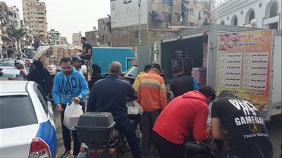  بتاع الغلابة جودة وسعر بـ 40..عربات الكحك والبسكويت تضرب مبيعات المحال التجارية ببورسعيد | صور وفيديو 