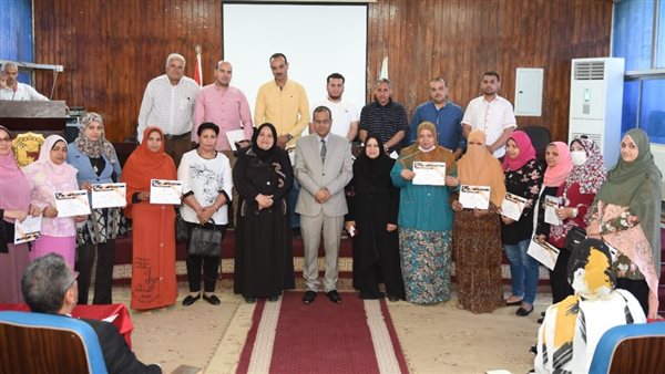 تكريم موظفي جامعة