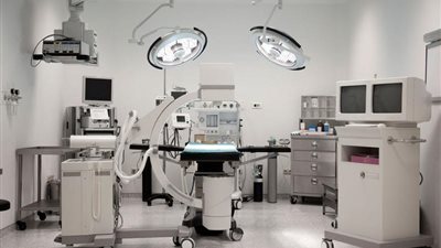 باحثون الجمعية الكيميائية الأمريكية يستخدمون طبقة فضية محسنة للأجهزة الطبية لمنع العدوى