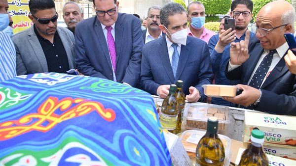 محافظ الغربية يتفقد