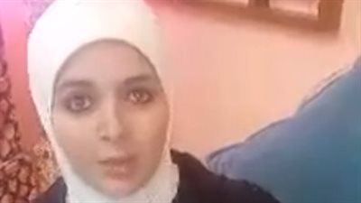 موظف بنك بالمنصورة يعتدي على مسن.. ومصورة الواقعة: زقه بعنف والراجل قعد يعيط | بث مباشر