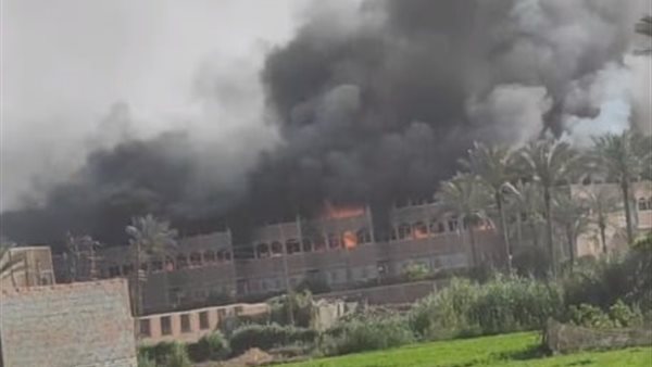 جانب من الحريق