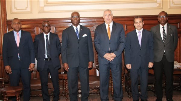 وزير الزراعة ووفد